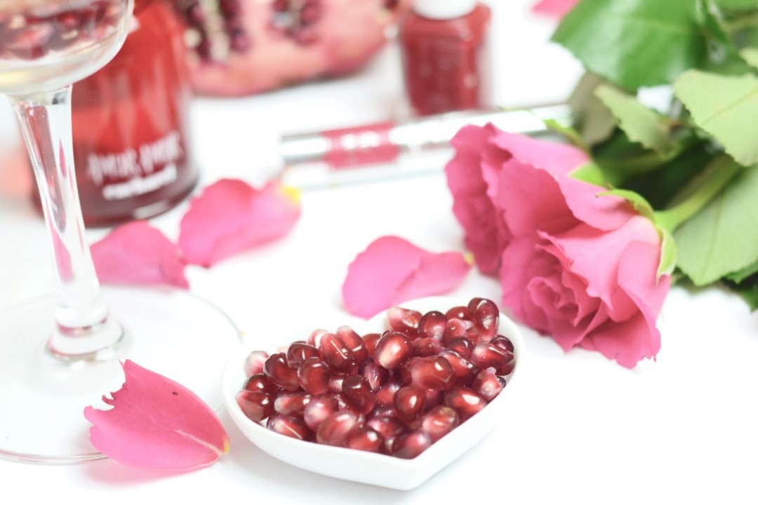 Sekt mit Granatapfel zum Valentinstag